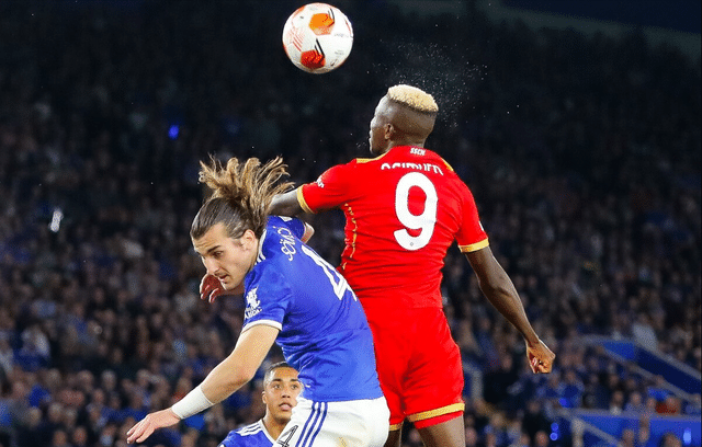  奥斯梅恩戴帽建功，那不勒斯主场大胜罗马