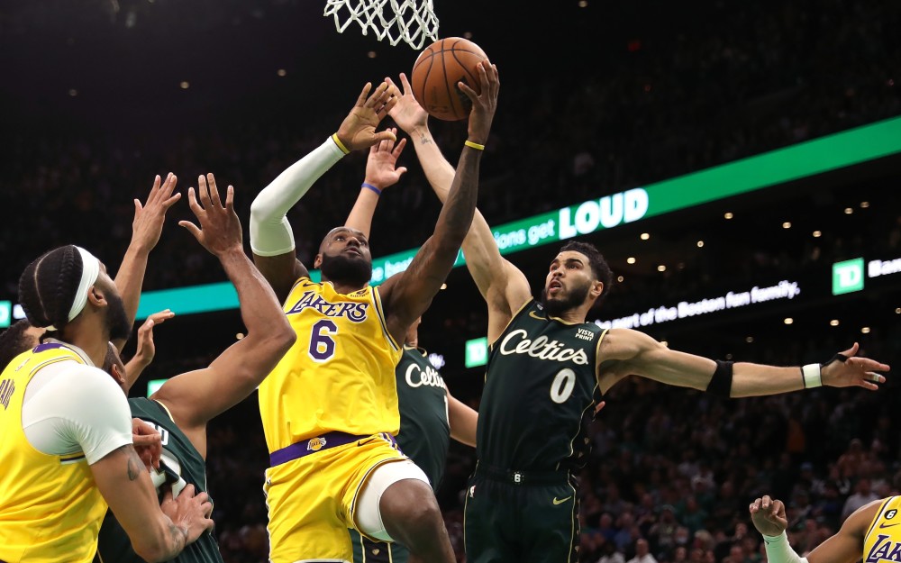  亚眠主场遭遇争议判罚憾负领头羊